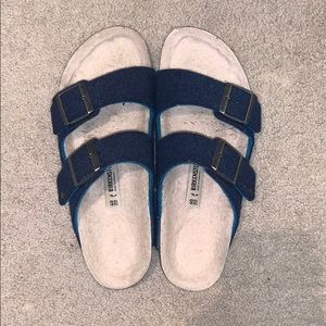 fuzzy birkenstock’s!
